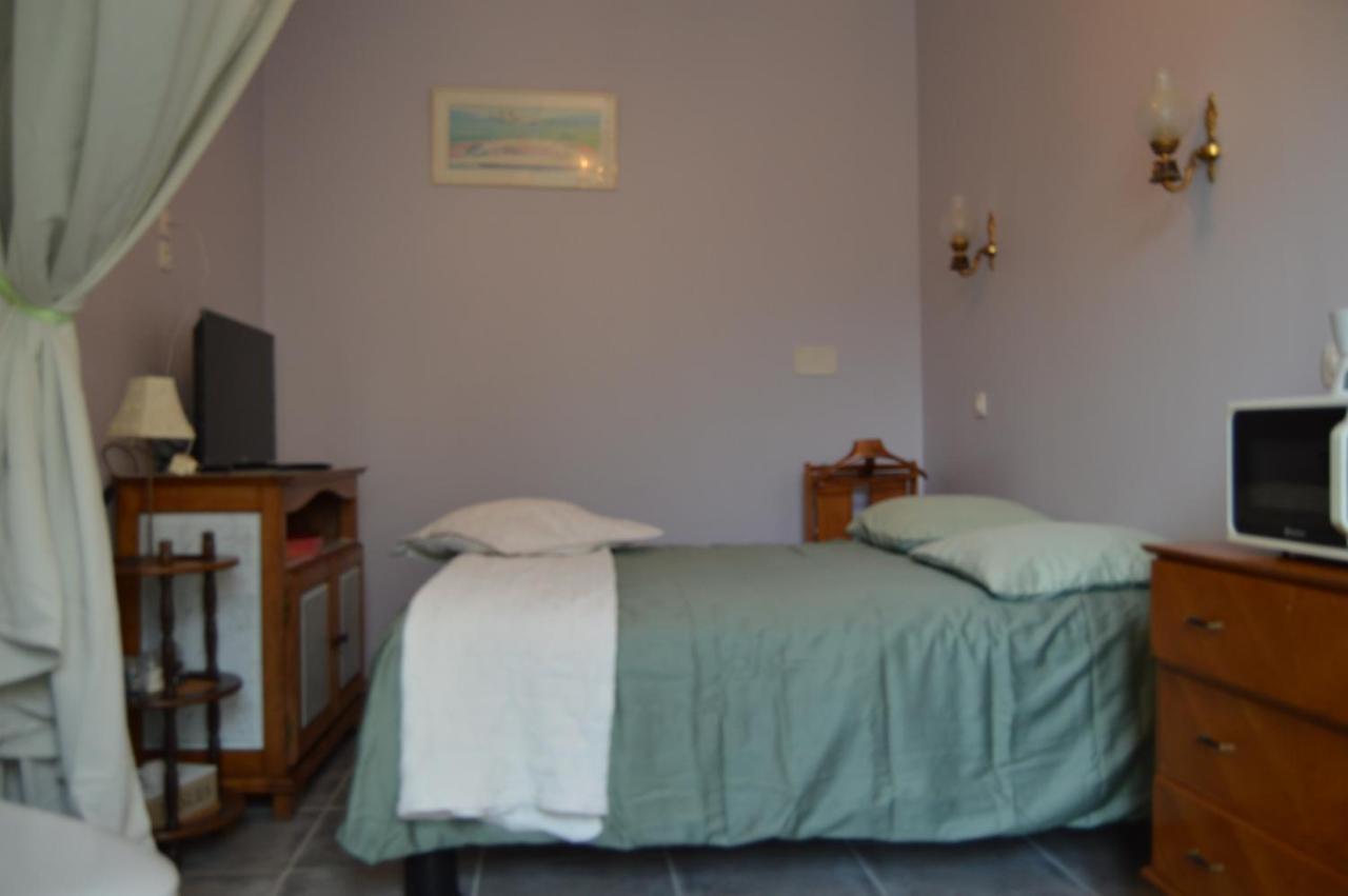 Chambre Charentaise Vars  Экстерьер фото